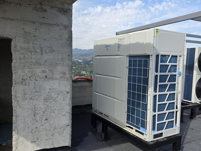 Midea VRF გარე ბლოკები სახურავზე, ობიექტი „მეგობრობა“